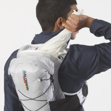 Salomon Advanced Skin 12 with flasks black