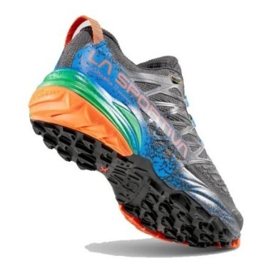 La Sportiva Akasha II carbon / flame